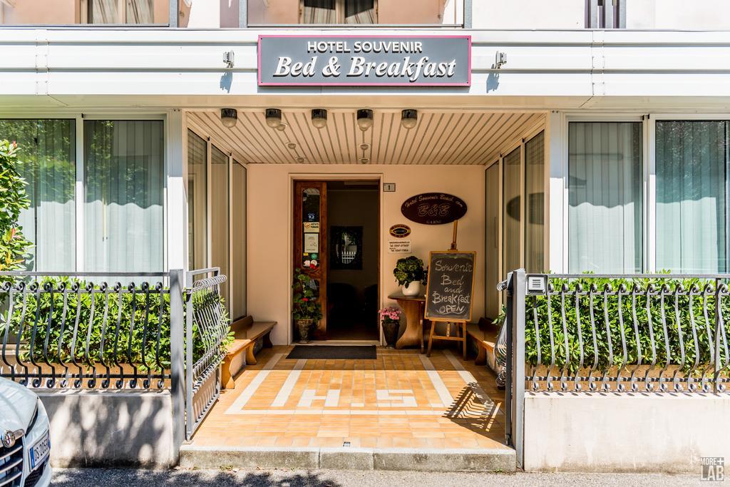 B&B Hotel Souvenir تْشيزيناتيكو المظهر الخارجي الصورة