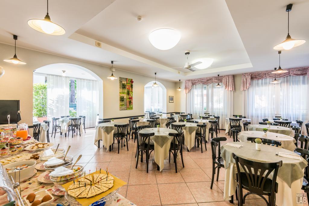 B&B Hotel Souvenir تْشيزيناتيكو المظهر الخارجي الصورة