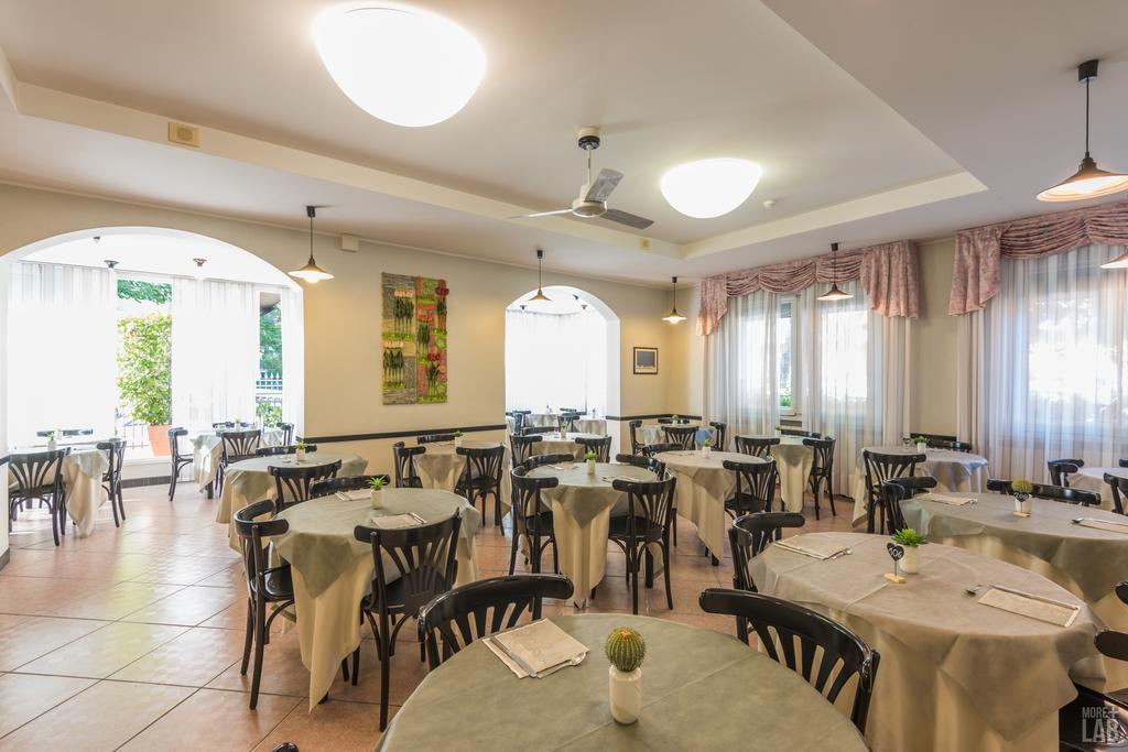 B&B Hotel Souvenir تْشيزيناتيكو المظهر الخارجي الصورة