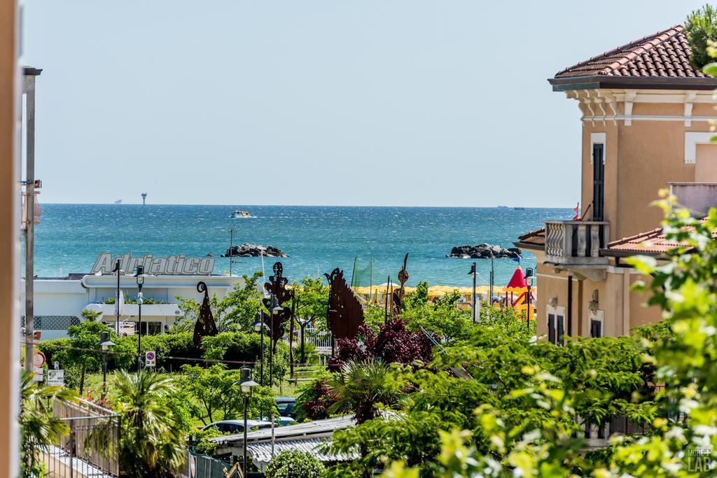 B&B Hotel Souvenir تْشيزيناتيكو المظهر الخارجي الصورة